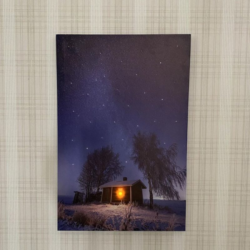 Valotaulu 40x60cm - Punainen mökki ja linnunrata, Jukka Risikko